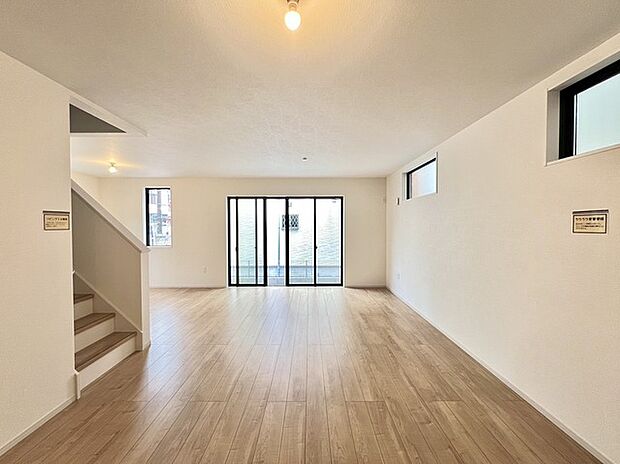 家族が自然に集りそうな広さが魅力のＬＤＫ。 