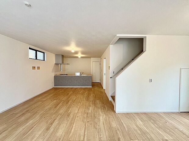 リビングは家具の配置も思いのまま。自由度が高い設計です。