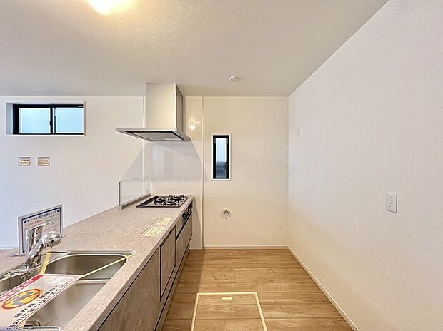 料理をしながらでも、ご家族との会話を楽しめる対面キッチン。