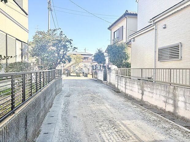 穏やかな日差しが注ぐ、心地よい街並み