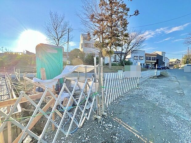 豊春駅徒歩10分の近さ。 忙しい朝が助かる立地、 暮らしにゆとりが生まれます。 