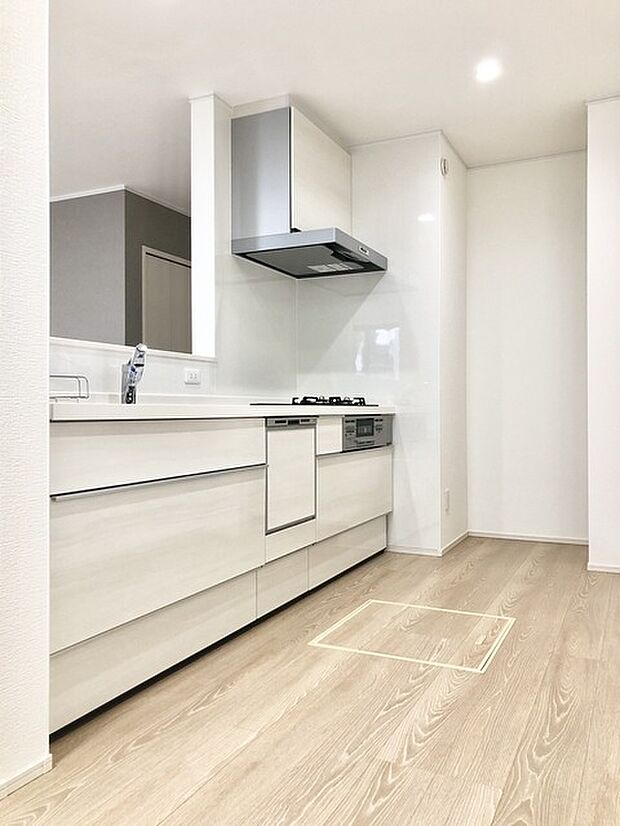 料理をしながらでも、ご家族との会話を楽しめる対面キッチン。