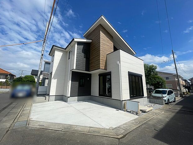 南角地により、日当たりに恵まれた新築戸建です。