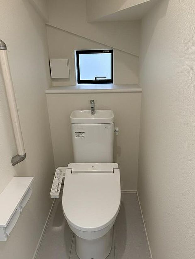 清潔感のある空間に、心地よい風が抜けるような穏やかなひととき。