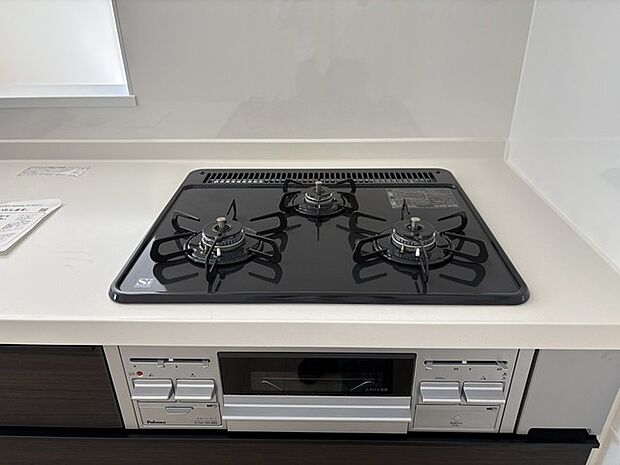 機能的で洗練されたキッチン空間を演出します。