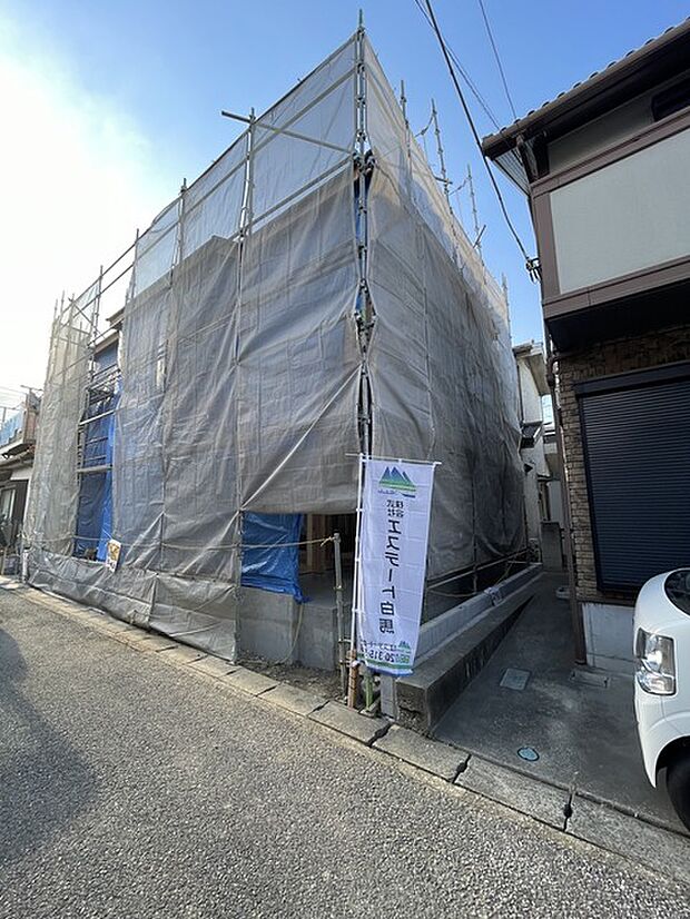 新しい暮らしへの第一歩、期待に胸が膨らむ建設現場