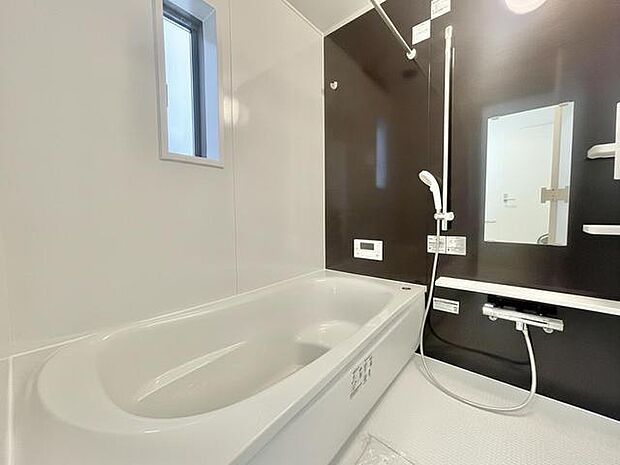 落ち着いた色合いが、くつろぎのひとときを演出する空間。