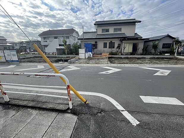 一ノ割駅徒歩7分 長期優良住宅 近隣に商業施設もございます。