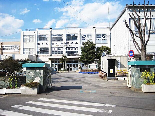 草加市立瀬崎小学校（1100m）