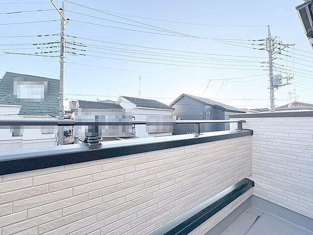 南向きバルコニーでお洗濯ものはいつもカラッと乾きます。