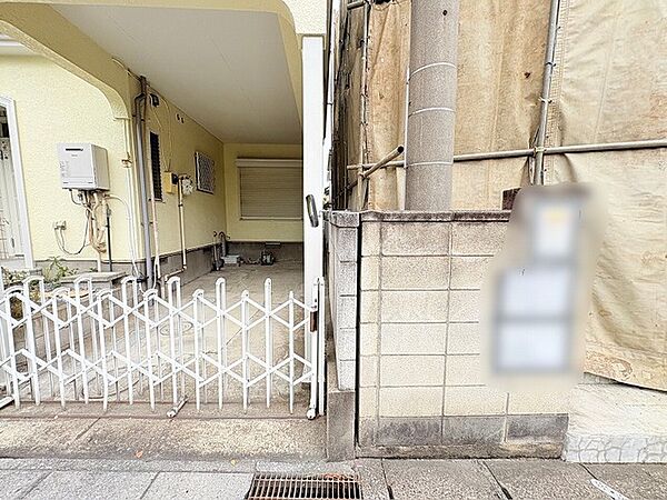 日常の生活動線に寄り添う、落ち着いた佇まいと程よい距離感が心地よい空間です。