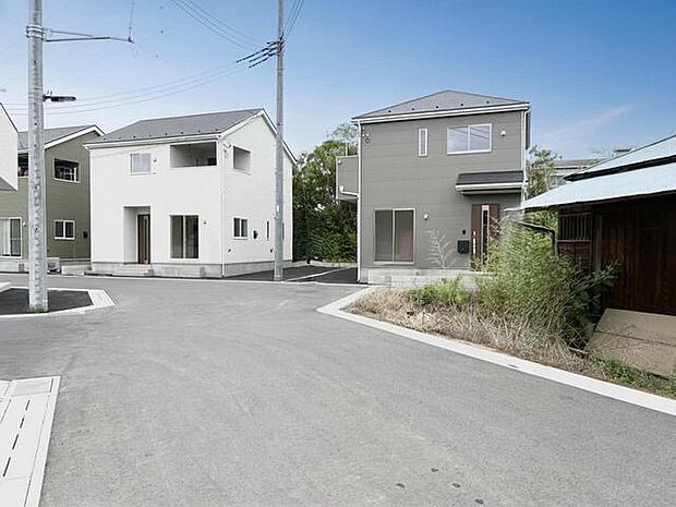 洗練された意匠が並び、落ち着いた時間が流れる閑静な住宅街の一角です。
