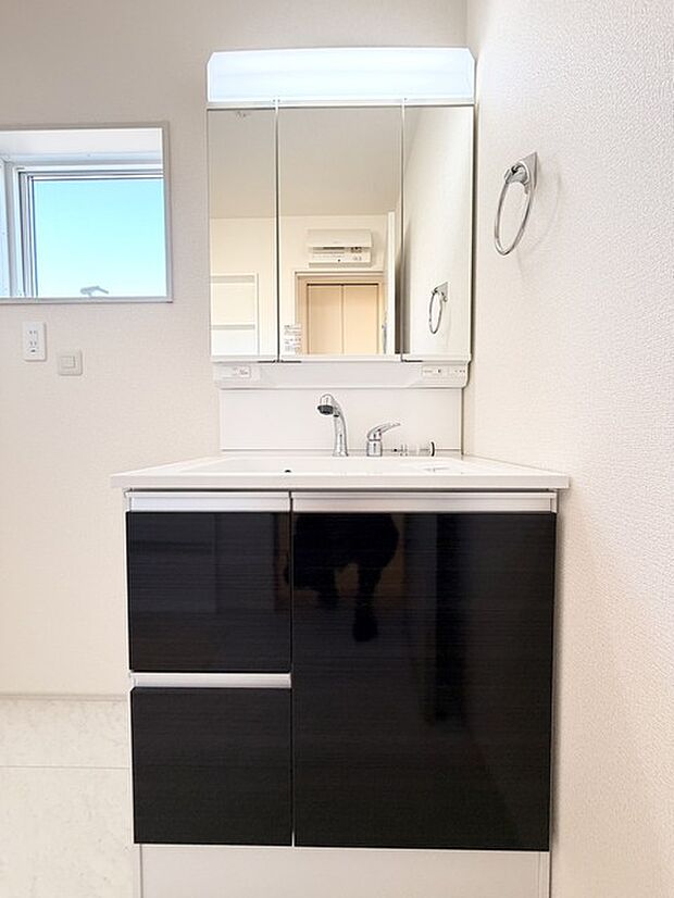 清潔感と落ち着きを兼ね備えた、洗練された空間。