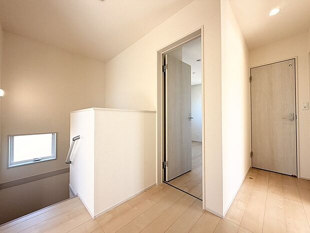 明るく心地よい空間が、暮らしに彩りを添えます。