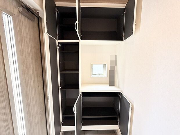 機能的で洗練された空間を演出する収納