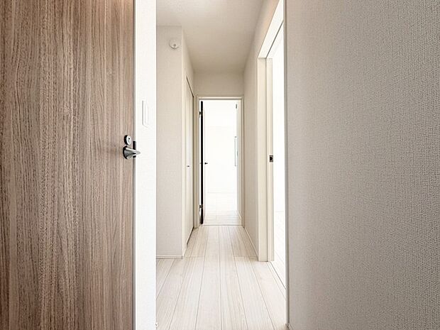 白を基調とした空間が、心地よい広がりを感じさせます