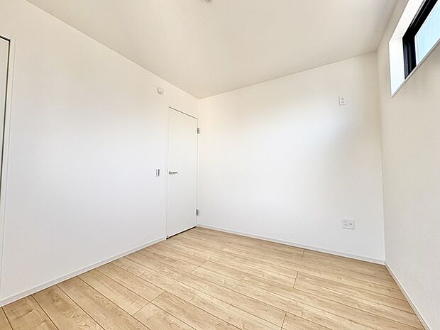 心地よい木の温もりが広がる、穏やかな空間。