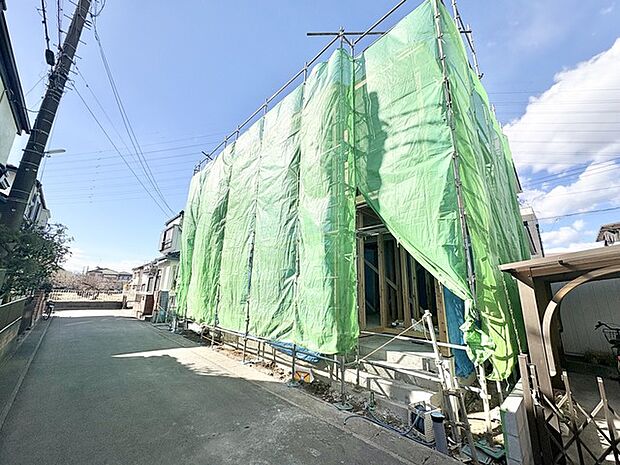 澄み渡る青空の下、新しい命が息吹く場所。