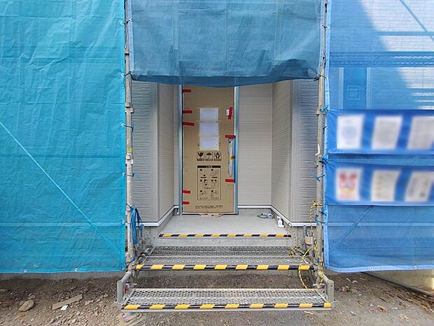 玄関まわりの様子