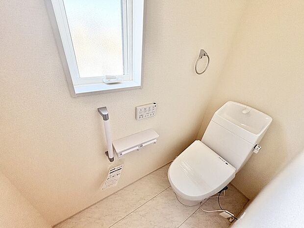 心地よい採光と温かみのある空間が、穏やかなひとときを演出します