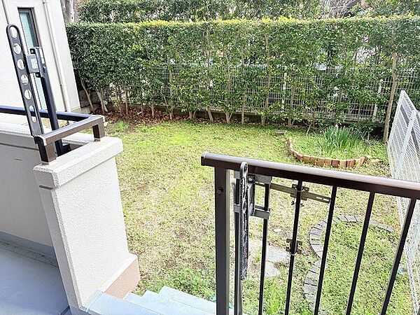 専用庭付きでお子さまやペットとも憩いのひと時を過ごせます。