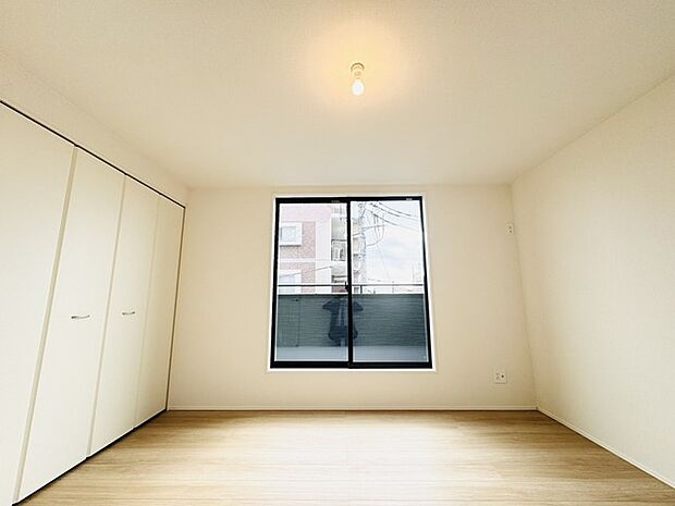 清潔感のある空間に、爽やかな風が心地よく流れる。