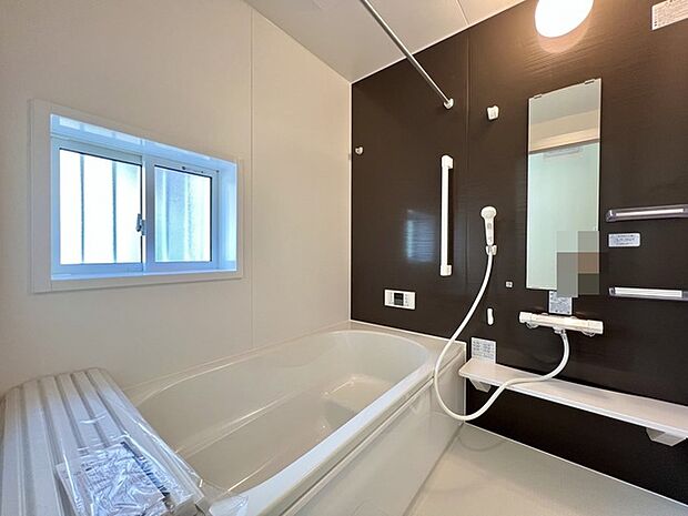 一日の疲れを癒す浴室は、広々1坪以上。 