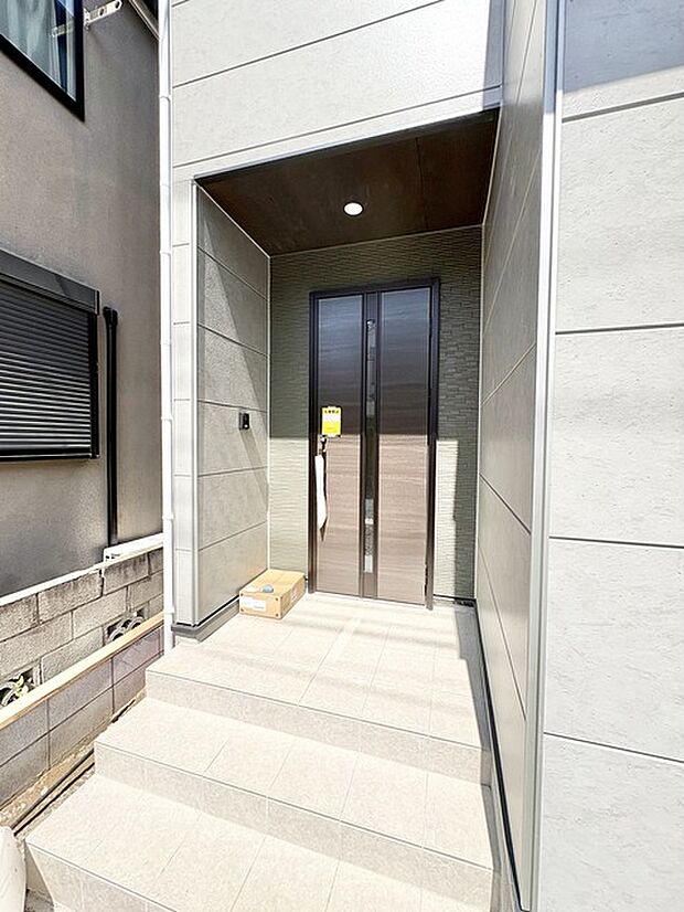 洗練されたデザインと落ち着きのある佇まいが、上質な日常を予感させます。