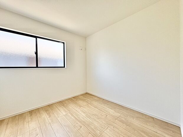 穏やかな自然光が満ちる、心安らぐ空間。