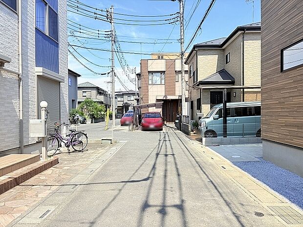 幅員4メートルの前面道路です。