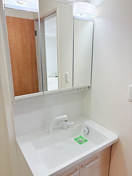 新規交換した洗面台です