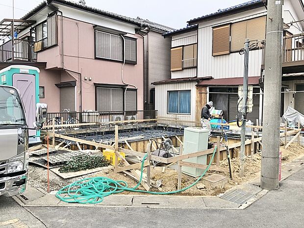 建築が始まる前の、静かで落ち着いた空間。
