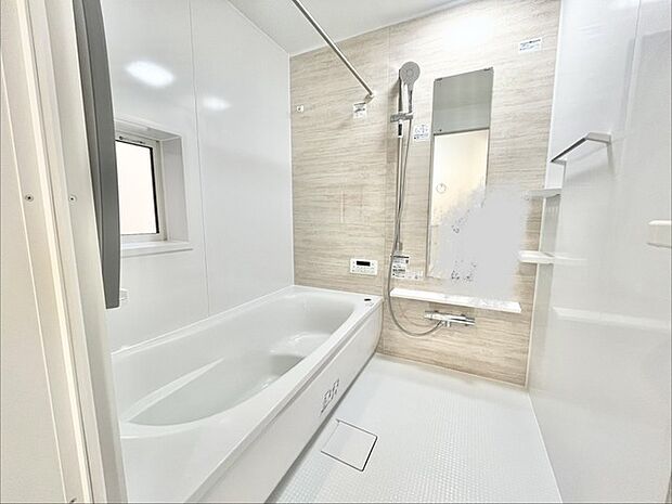 清潔感あふれる空間で、心癒されるバスタイムを。