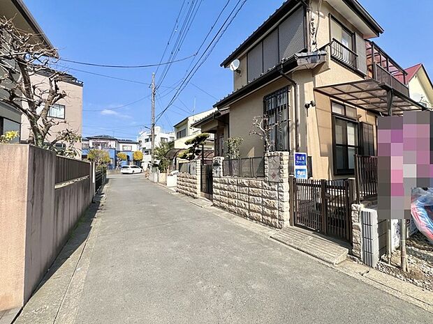 幅員こそやや狭くても、その分交通量が少なくて安心。