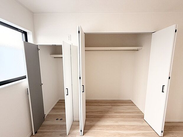 ご家族の思い出も大切にしまっておけるたっぷり収納。