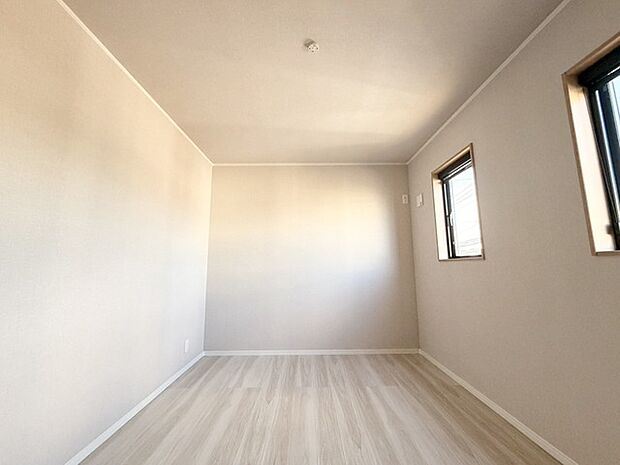 穏やかな光に包まれた、心地よい空間が広がります。