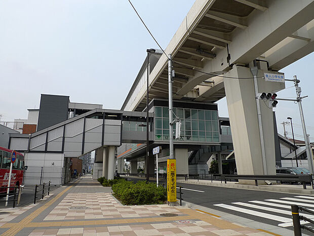 舎人駅(2480m)