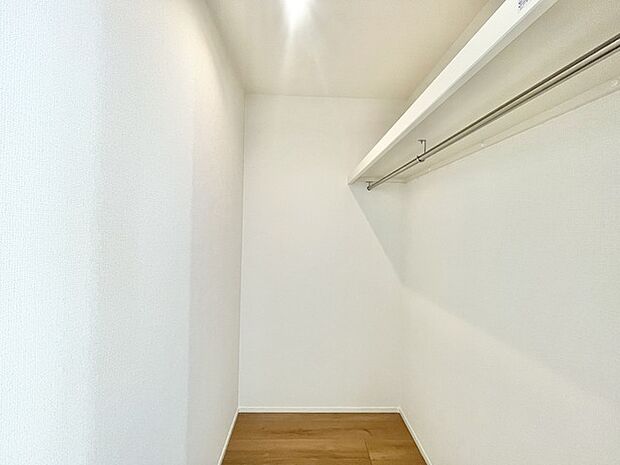 清らかな空間に、穏やかな光が満ちています