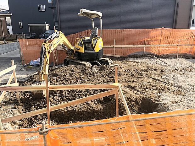 基礎から完成済みの住まいまで、各工程をご確認いただけます。