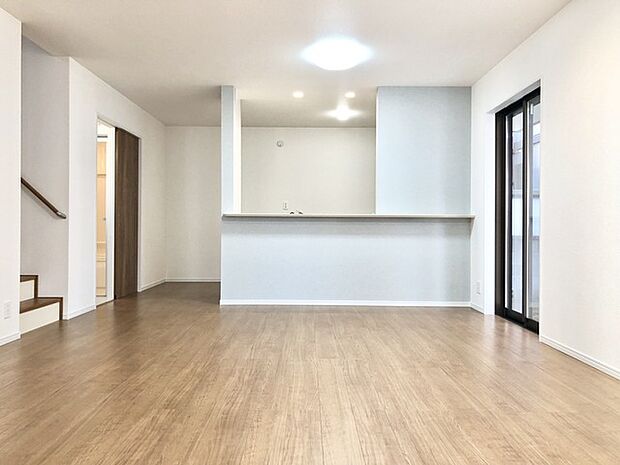 家族が自然に集りそうな広さが魅力のＬＤＫ。 