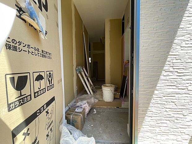 完成へ向けて期待が高まる、住まいの形ができあがっていく過程の風景です。