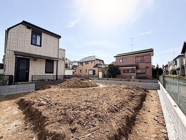 広々とした空の下、新しい暮らしが始まる予感。