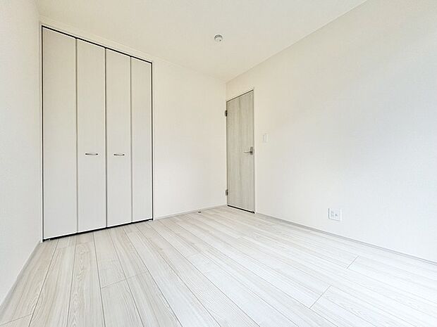 無駄のないシンプルな空間が、日々の暮らしに心地よいゆとりと安らぎをもたらしてくれます。