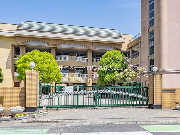 越谷市立越ヶ谷小学校(1100m)