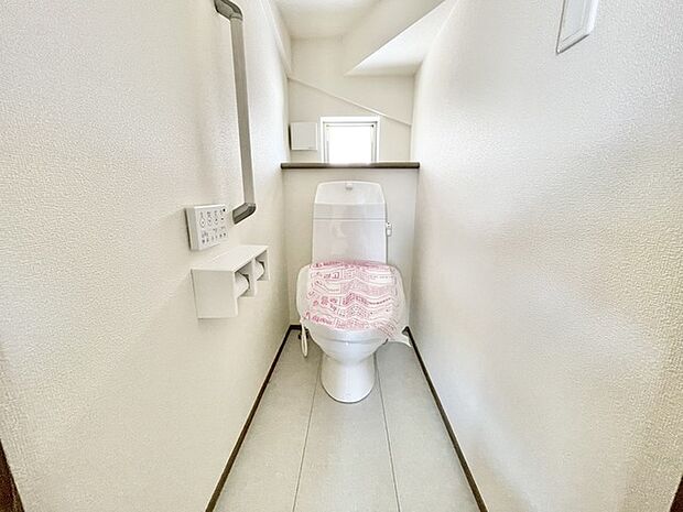 清潔感のある白を基調とした、シンプルで整った印象を与えるプライベート空間です。