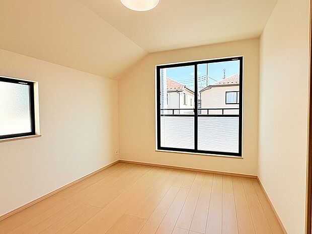 6.5帖洋室。主寝室としての利用がおすすめです。