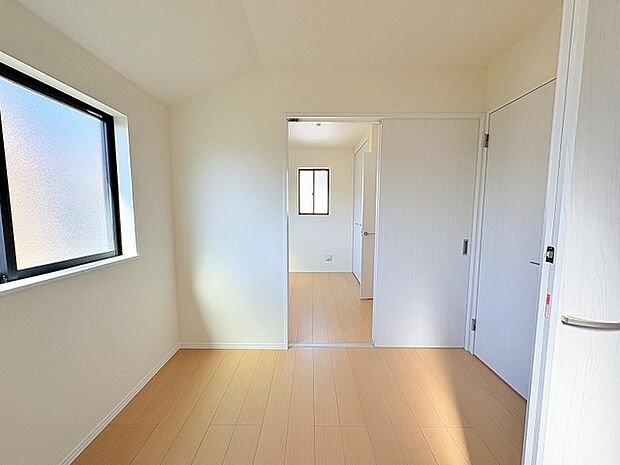 4帖の洋室は引戸で繋がっています。