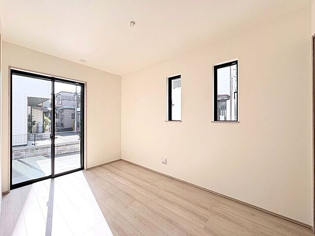 穏やかな光と広がる空間が心地よさを演出します。