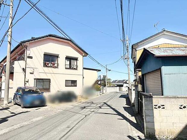 駐車が苦手な方にも嬉しい、前面6m道路に面した住まい。