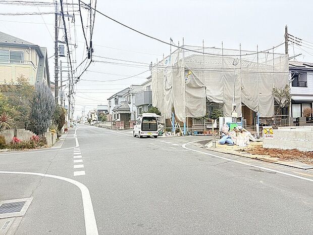 西側前面道路の様子